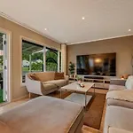 Great, Spacious In East 빌라 *