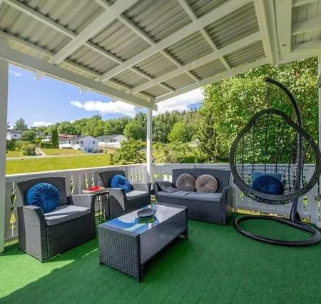 Great, Spacious In East *